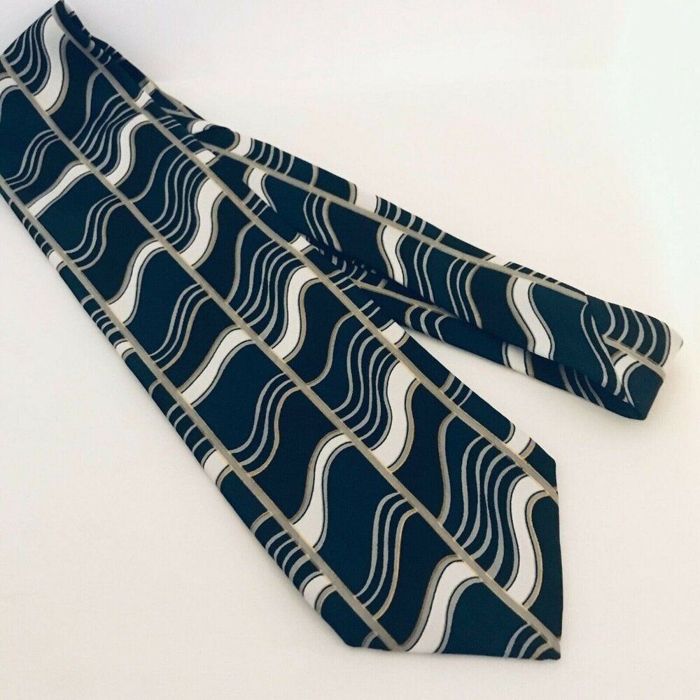 #1647 VTG OLEG CASSINI BLACK SWIRLS VINTAGE NECKTIE 56 IN X 4 IN